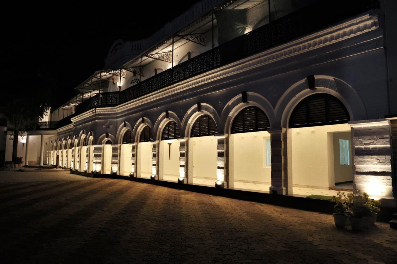 Saroja Heritage, Varanasi Exterior photo