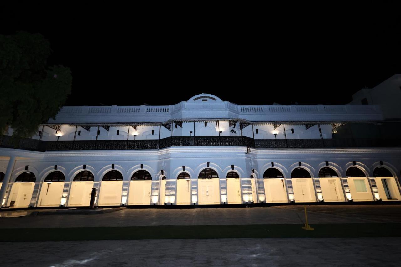 Saroja Heritage, Varanasi Hotel Exterior photo